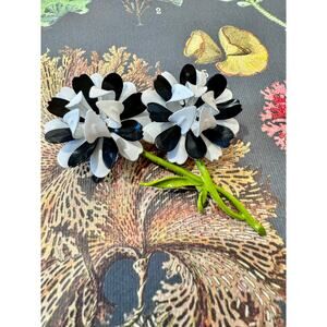 Vintage Enamel Daisy Brooch 1950's 1960s
